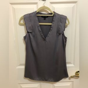 Banana Republic pewter gray v-neck blouse size xs